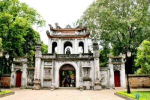 Ngày 1: Đón khách – Tham quan Hà Nội